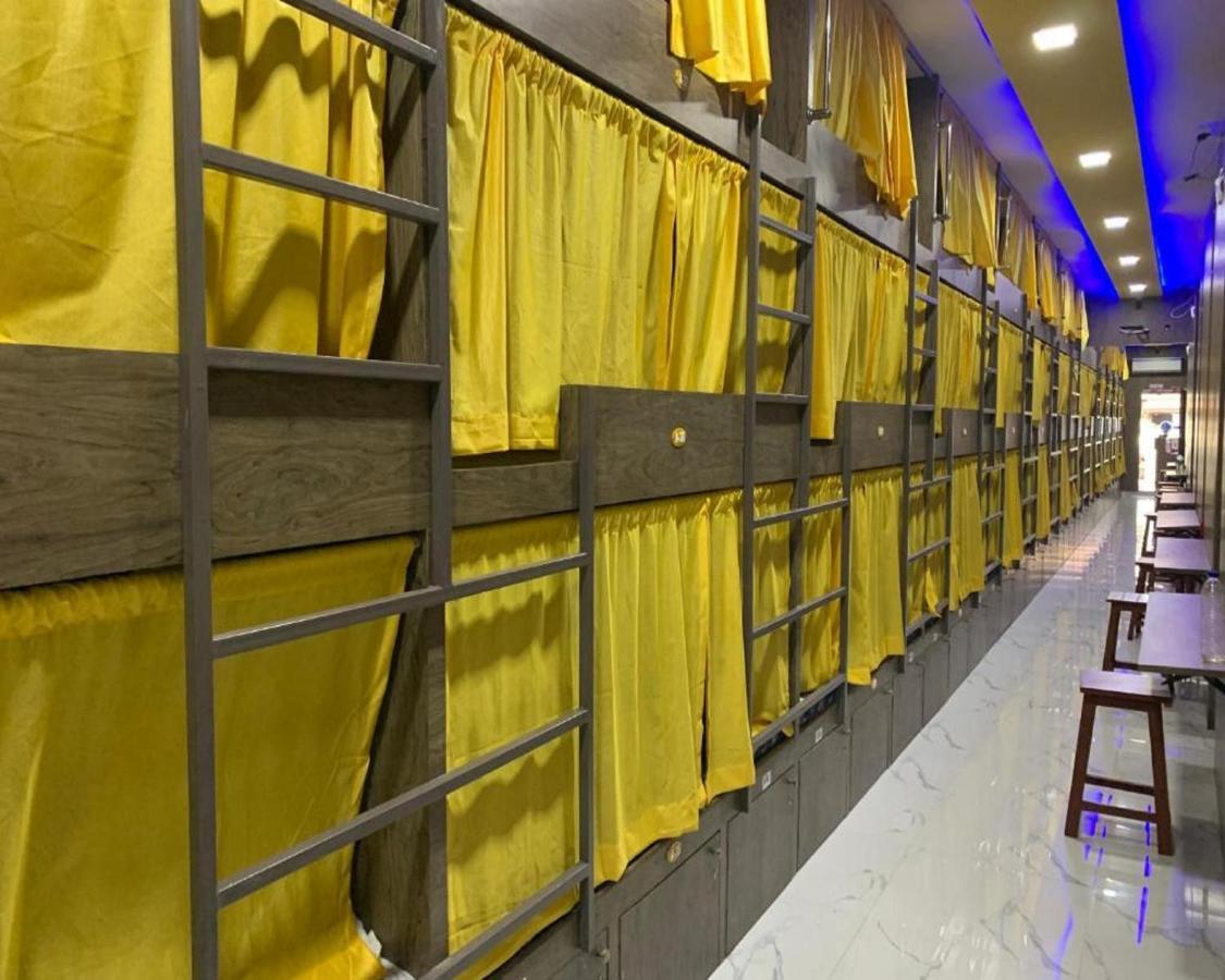 Neenava Dormitory Mumbai Exterior foto