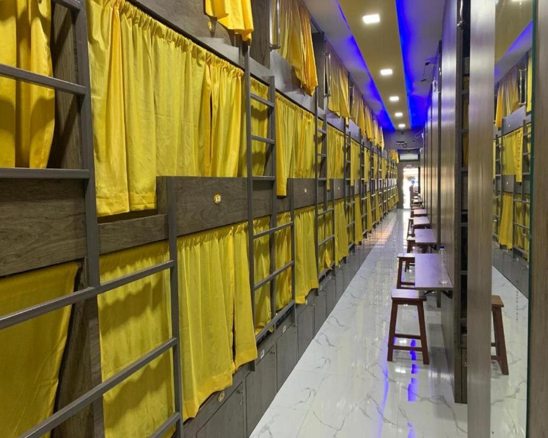 Neenava Dormitory Mumbai Exterior foto